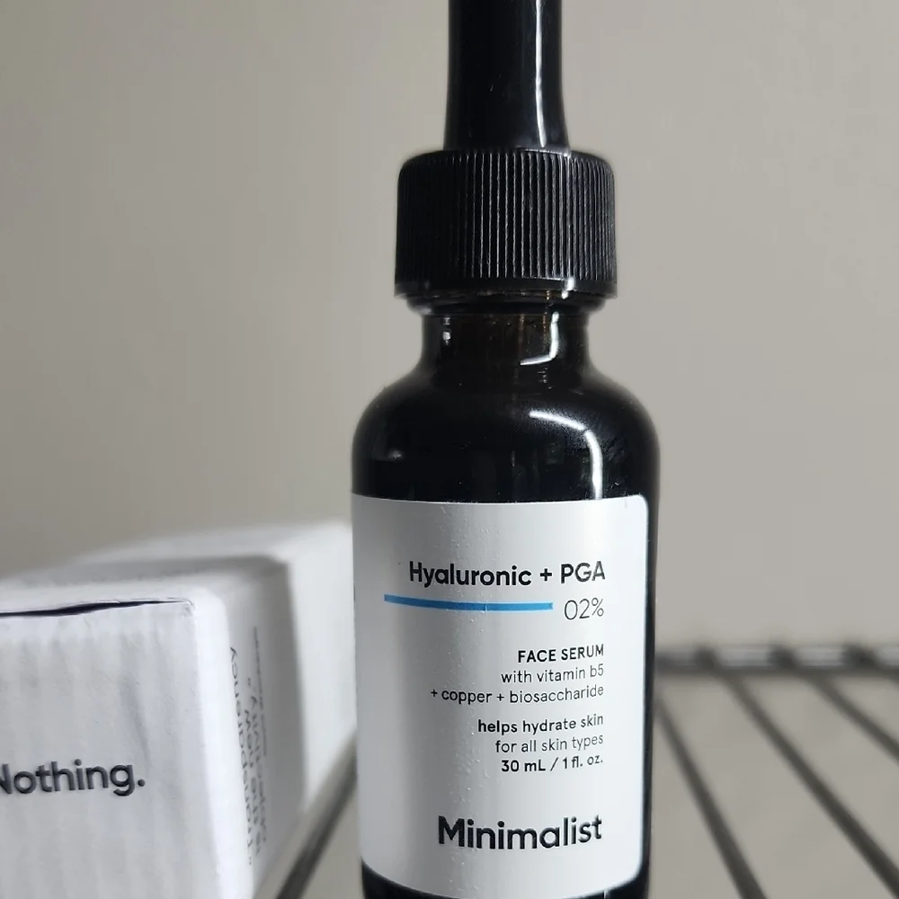 Hyaluronic + PGA Face Serum - Black and White
